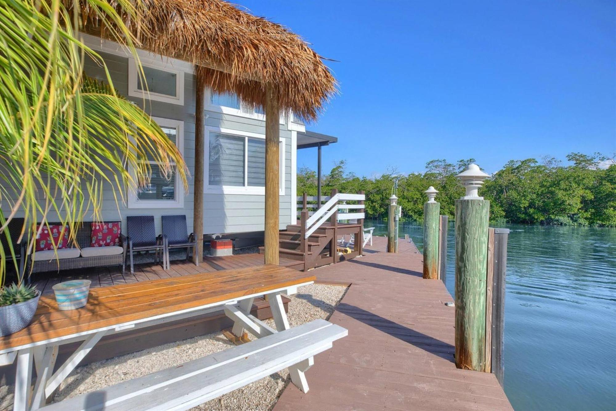 Tiny Home On Waterfront, Bay Views, Deck, Pool Jewfish Habitación foto